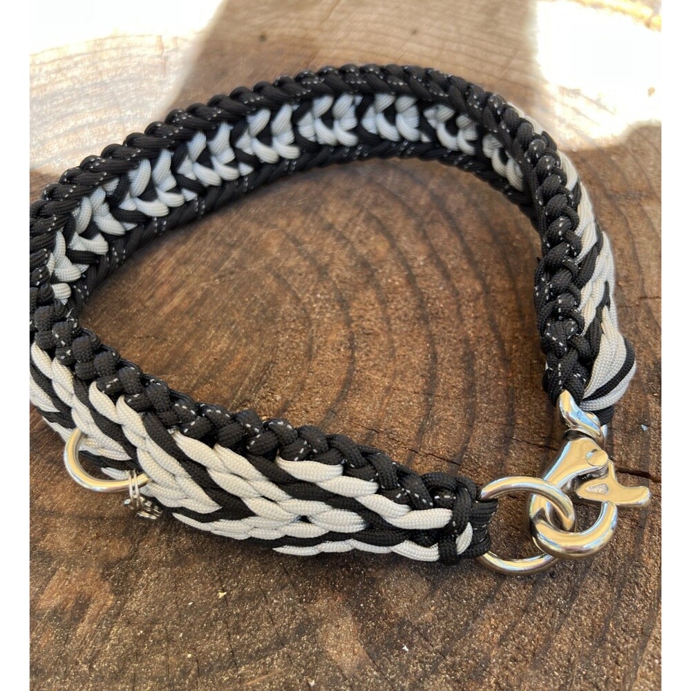Fits 19 in. Neck Size, Paracord Dog Collar HANDMADE NEW